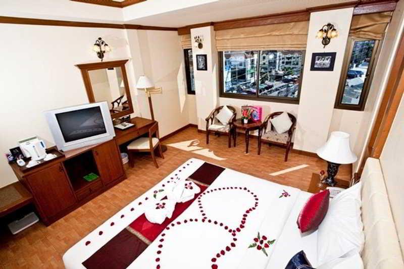 Tiger Inn Patong Экстерьер фото